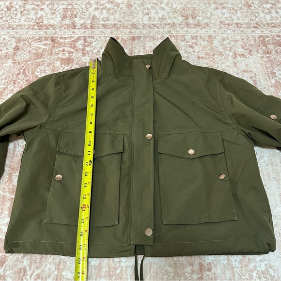 Cropped Cargo Jacket With Pockets - Picture 9 of 14